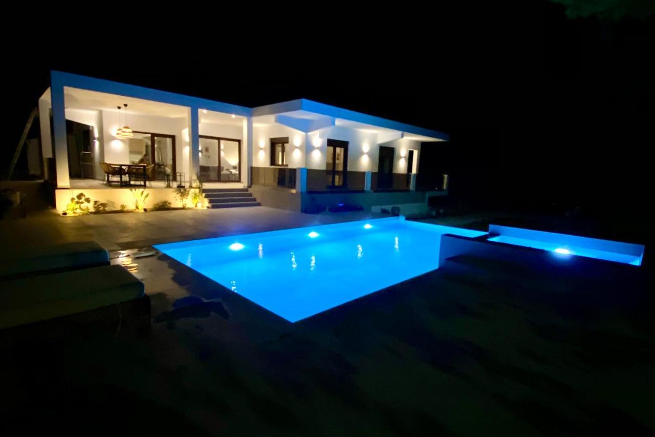 Luxury Villa Anemone With Private Pool Pastida Exterior foto